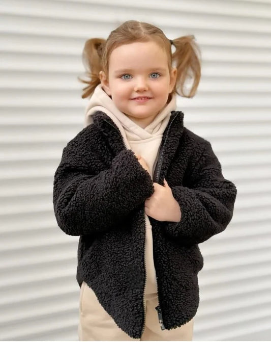 Geaca neagra cu blanita