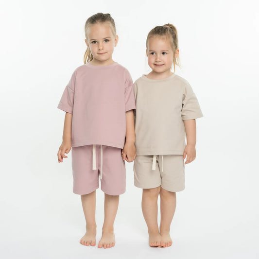 Set oversize tricou si pantaloni scurti  roz din bumbac