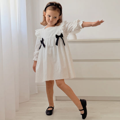 Rochita fetite alba cu fundite negre