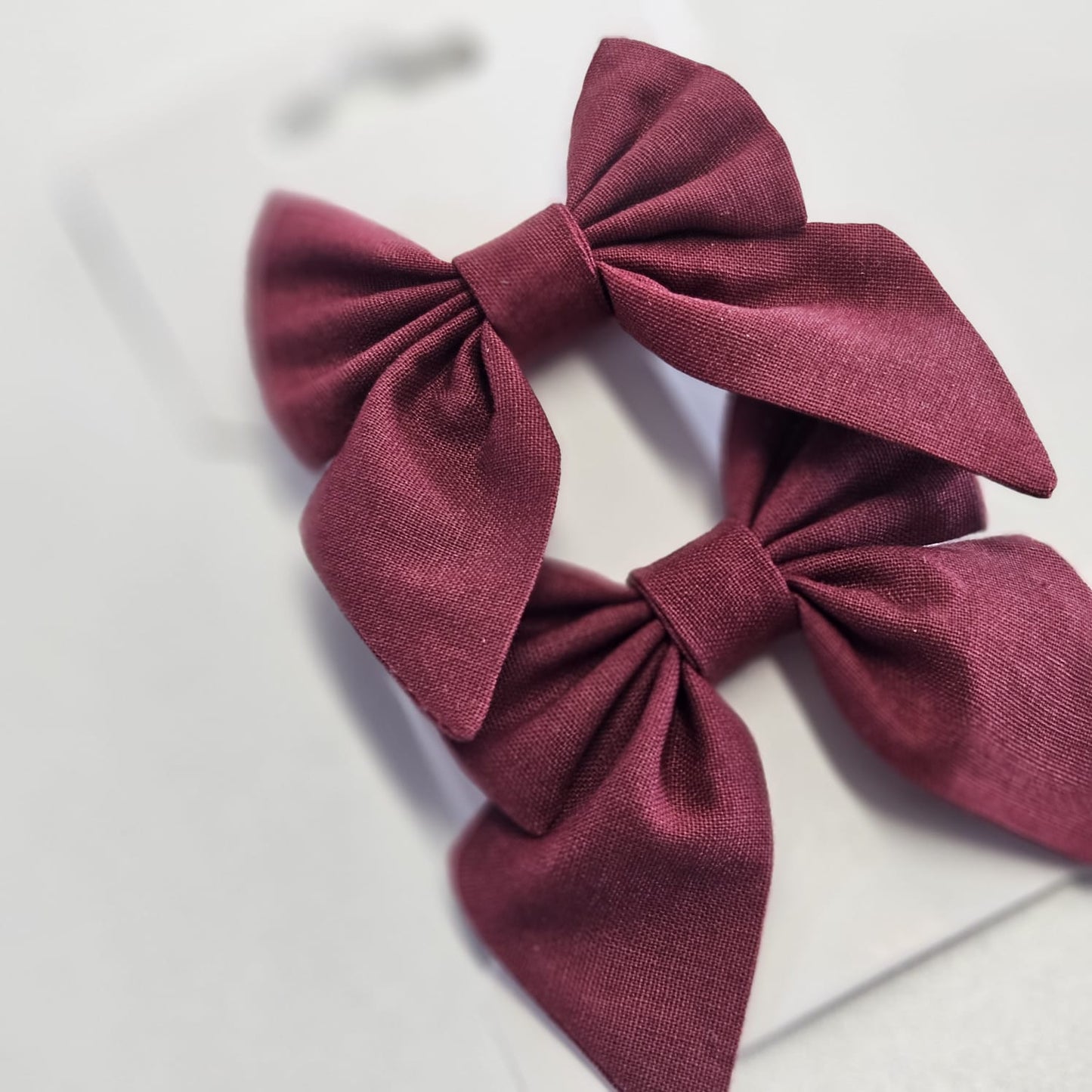 Set agrafe cu fundițe bordo