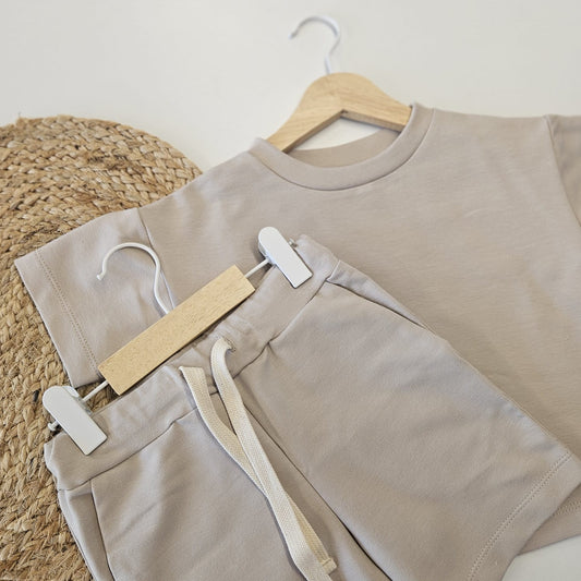 Set oversize tricou si pantaloni scurti din bumbac