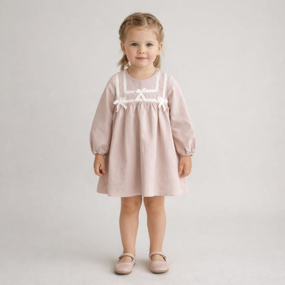 Rochita eleganta cu fundite albe
