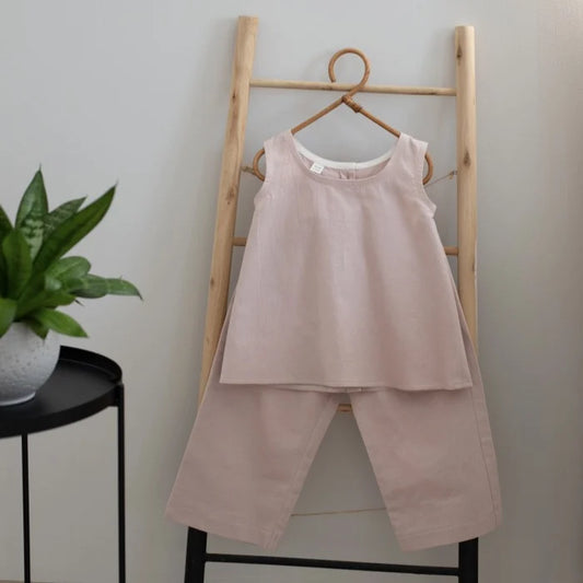 Set top si pantaloni roz